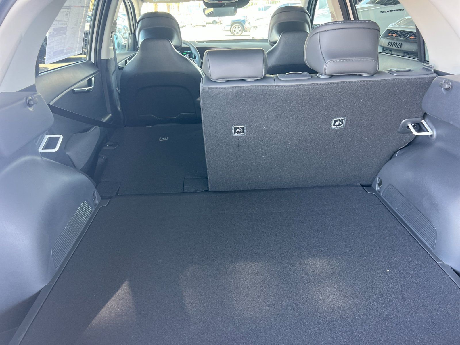 New 2026 Snow White Pearl Kia EX image 16