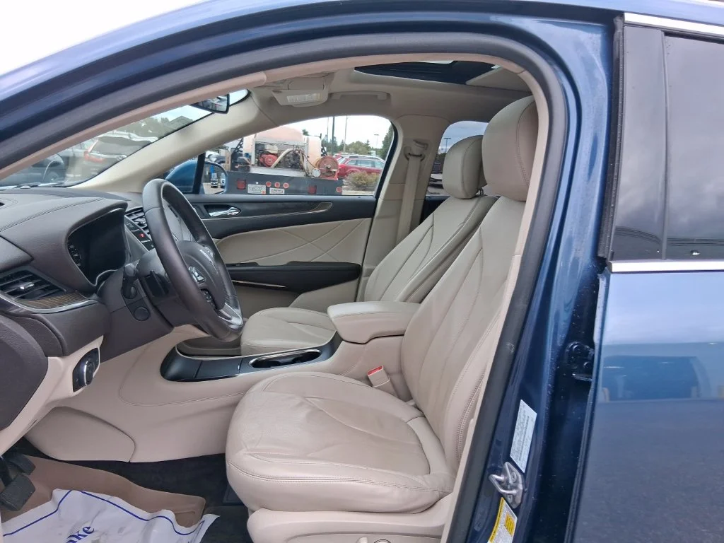 Used 2018 Diamond Lincoln Reserve image 30