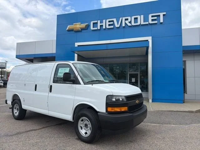 2026 Chevrolet Express 2500 Work Van HD's photo