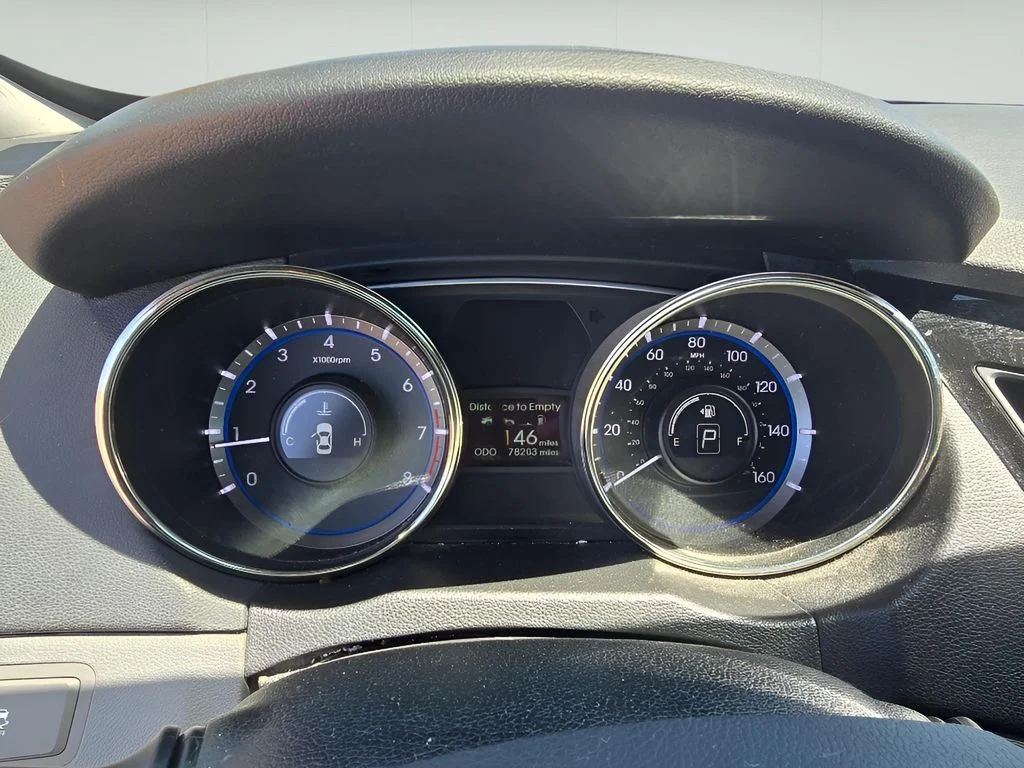 Used 2012 Radiant Silver Metallic Hyundai 2.4L Limited image 18