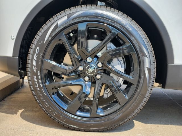 Used 2025 White Land Rover S image 7