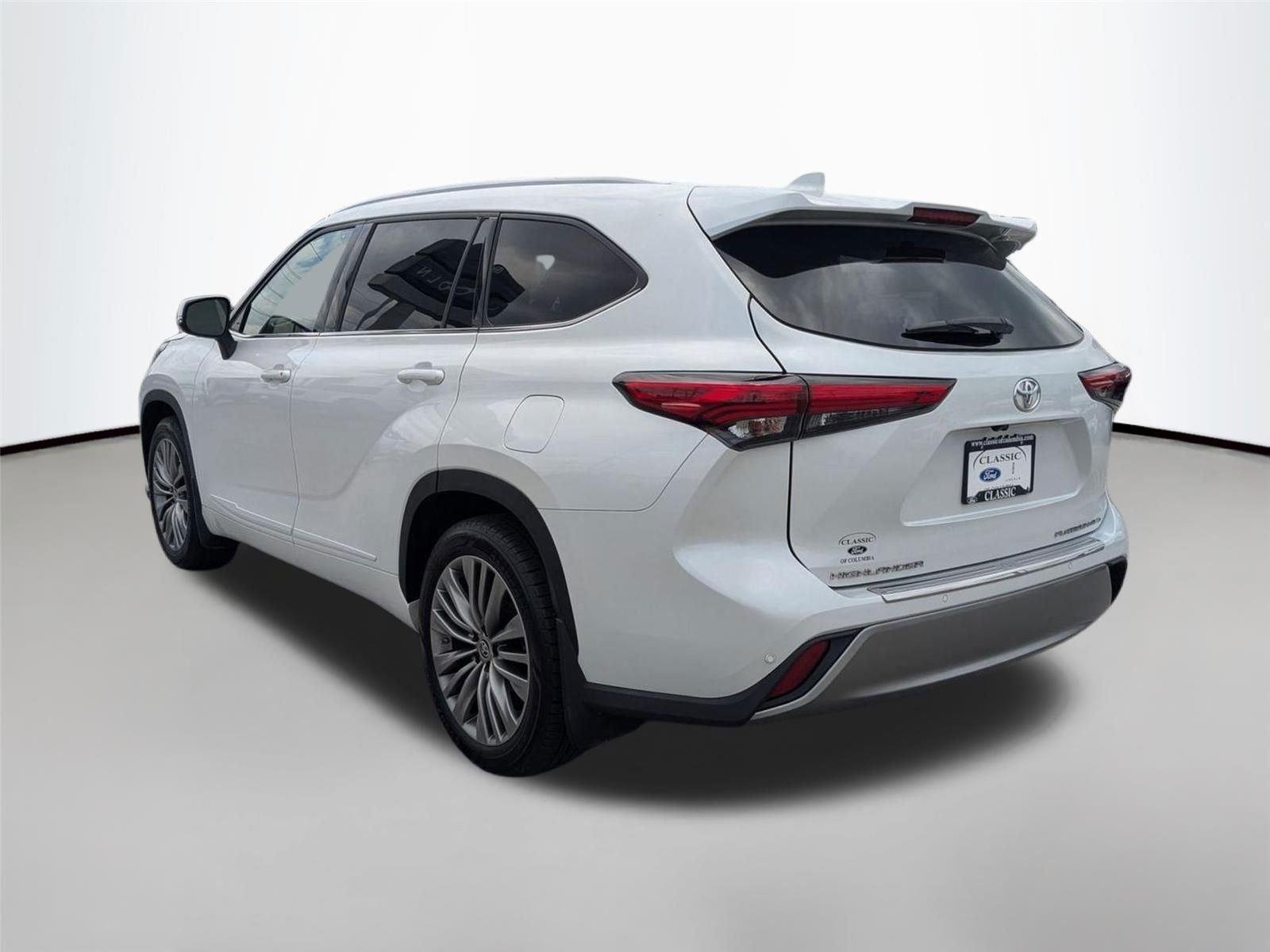 Used 2022 Wind Chill Pearl Toyota Platinum image 7