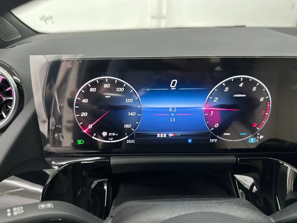 New 2026 White Mercedes-Benz GLA 250 image 15