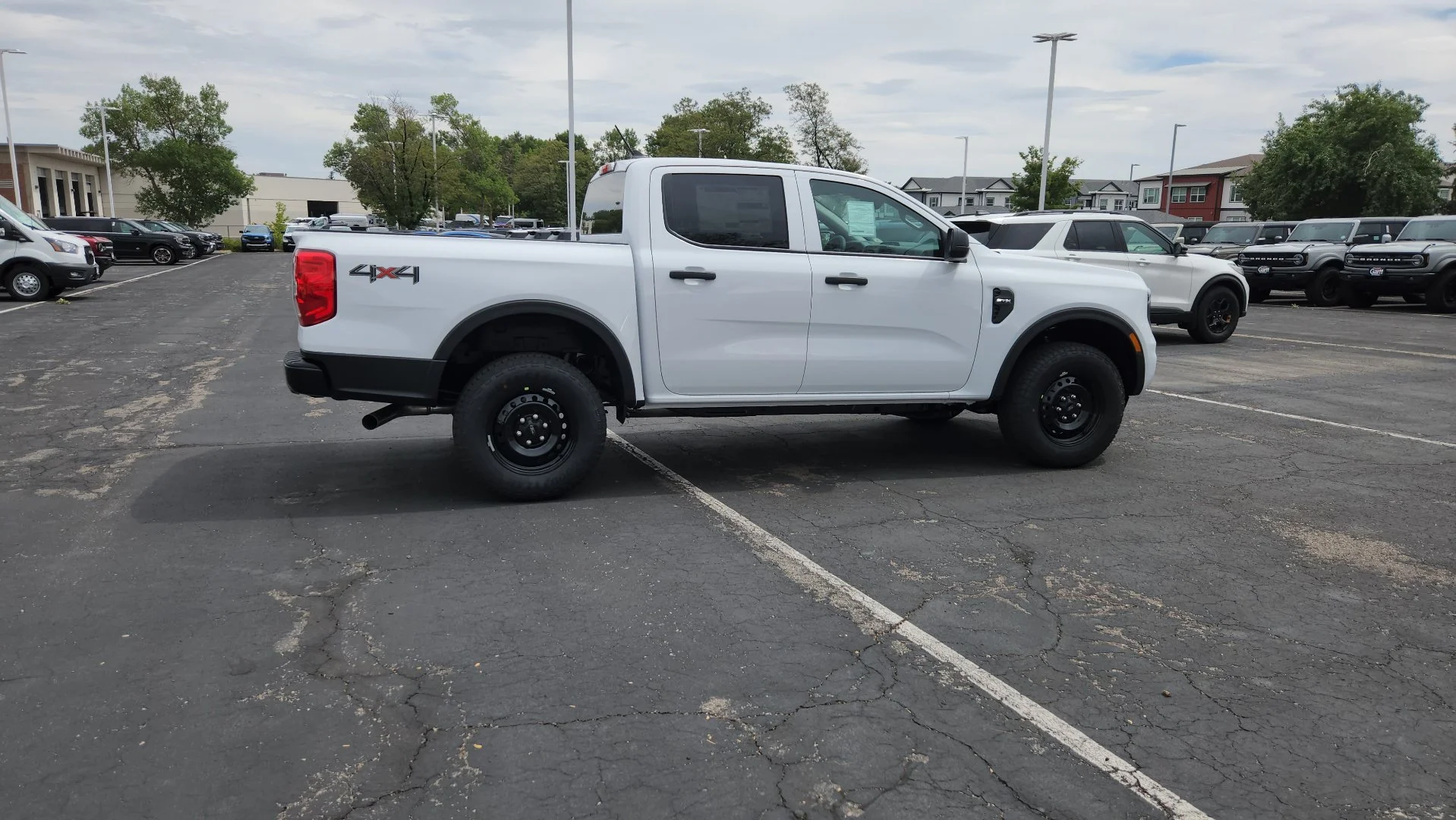 New 2026 Oxford White Ford XL image 7