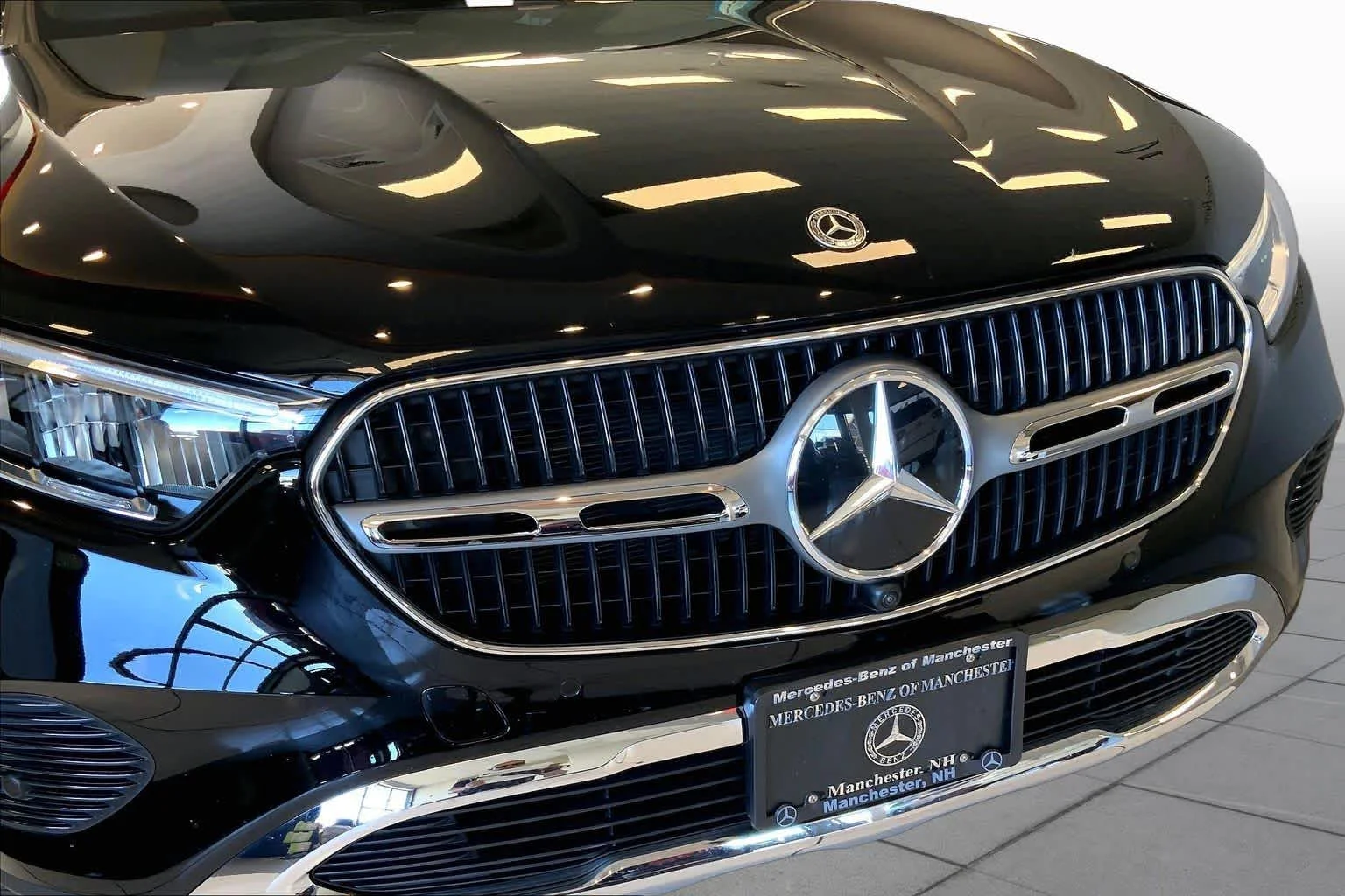 Certified Used 2025 Black Mercedes-Benz GLC 300 image 31