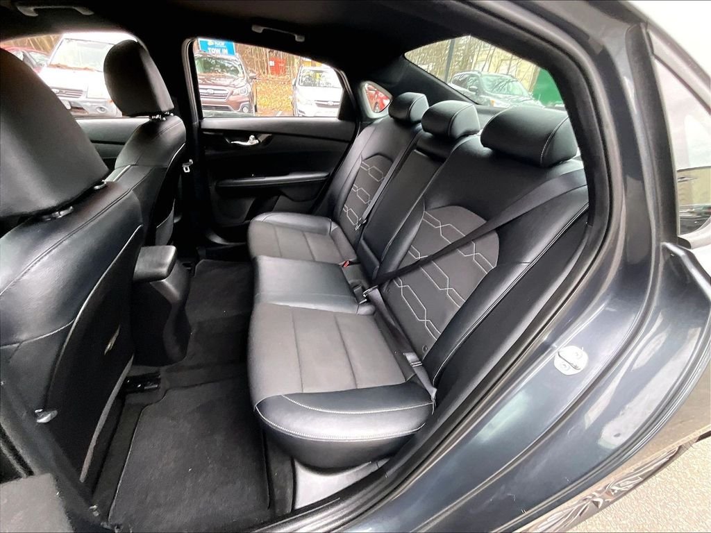 Used 2023 Gravity Gray Kia GT-Line image 15