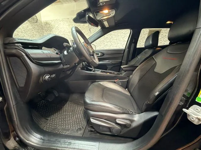 Used 2024 Diamond Black Crystal Pearlcoat Jeep Trailhawk image 22