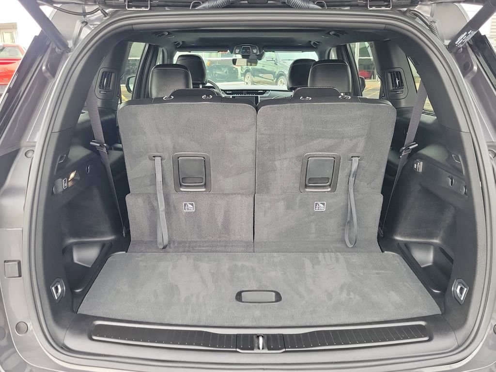 Certified Used 2025 Metallic Jeep Altitude X image 7