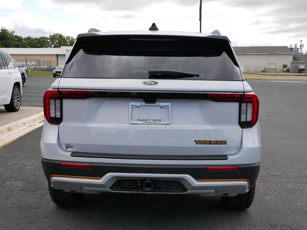 New 2026 Space White Metallic Ford Tremor® image 7