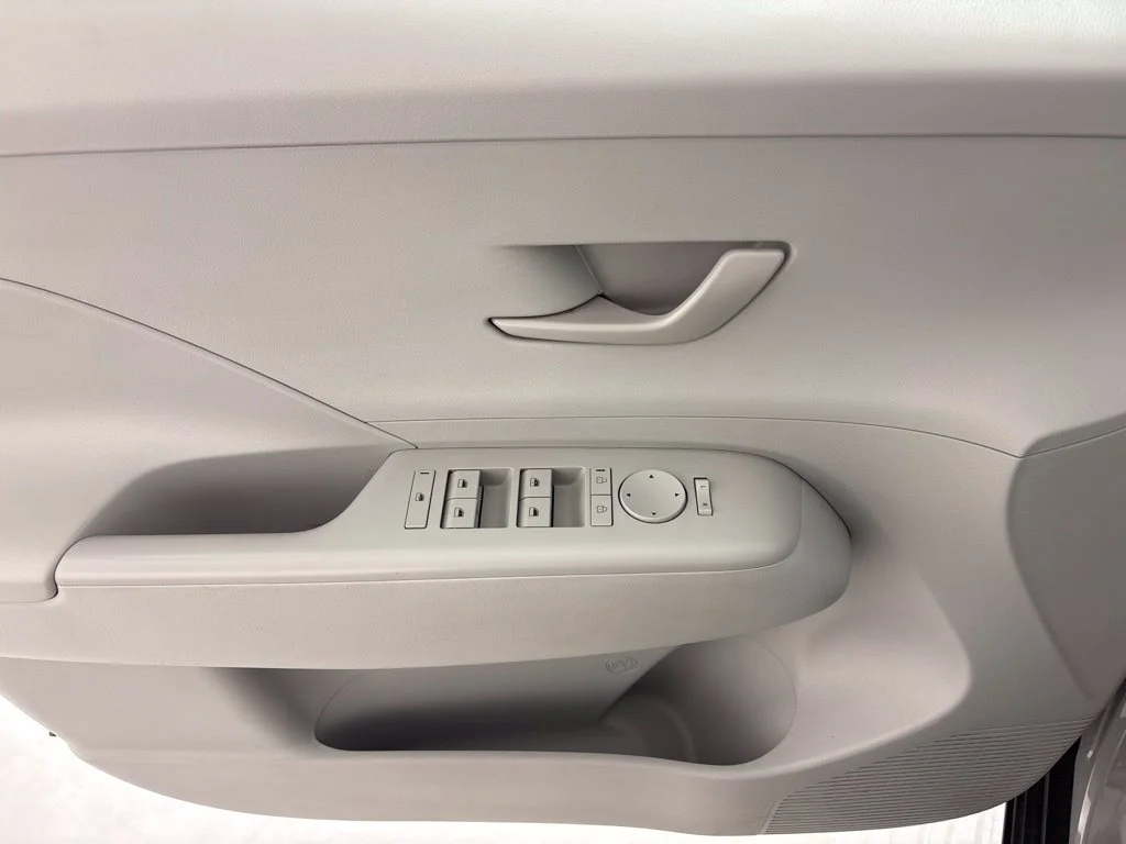 Used 2025 Gray Hyundai SEL image 23