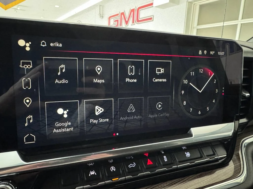 Used 2024 Summit White GMC Elevation image 20