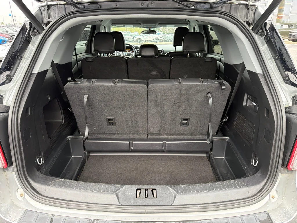 Used 2023 Silver Ford XLT image 18