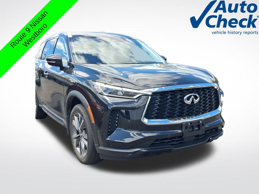 Used 2023 Black INFINITI LUXE image 3