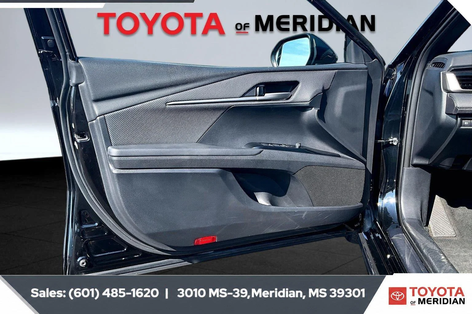 Used 2025 Midnight Black Metallic Toyota SE (Natl) image 17