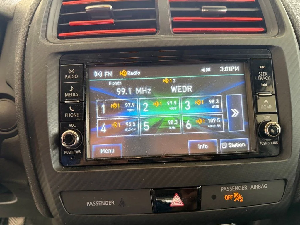Used 2019 Black Mitsubishi 2.0 SP image 7