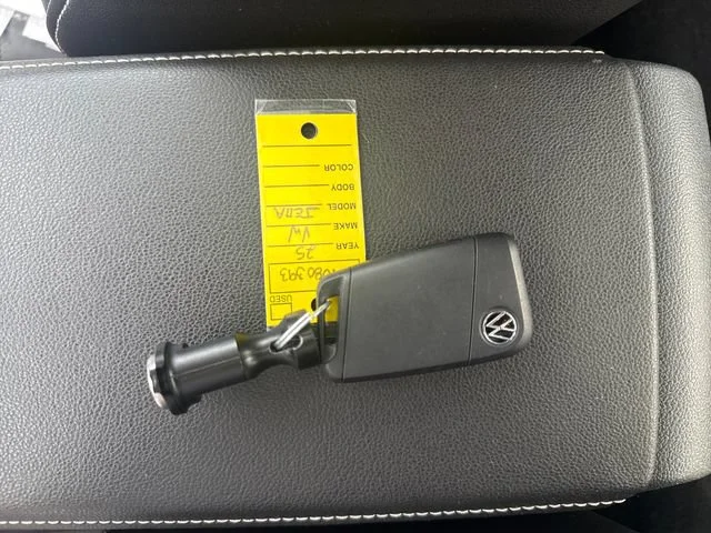 Used 2025  Volkswagen SE image 28