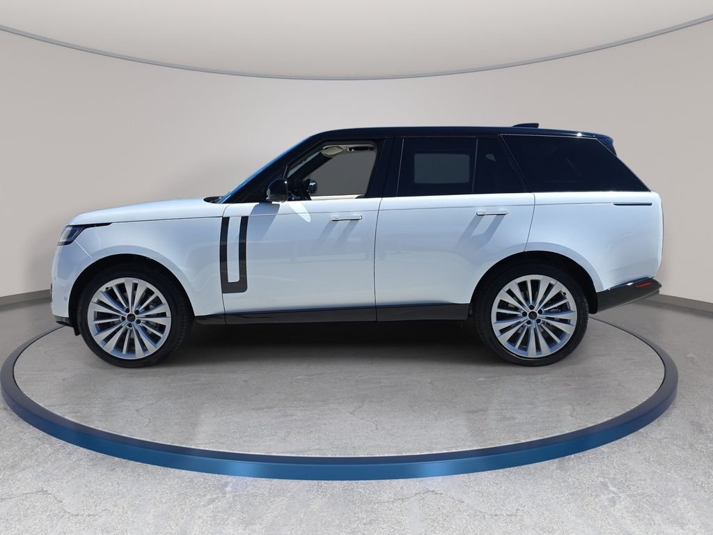 New 2026 Ostuni Pearl White Land Rover SE image 8