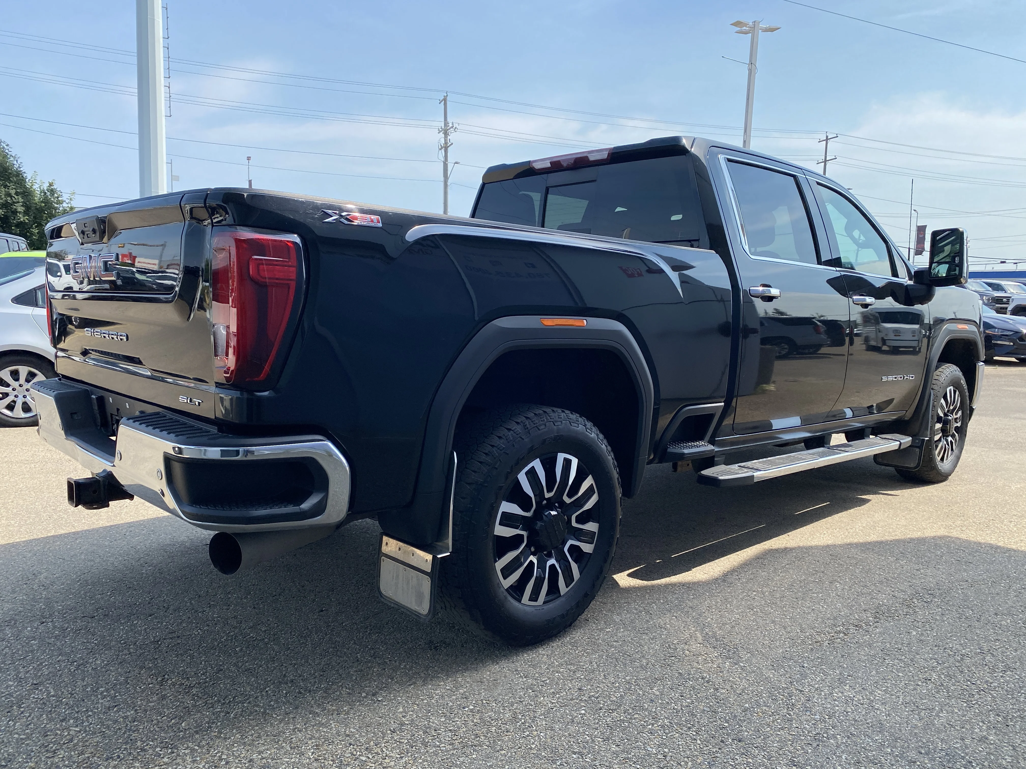 Used 2020 Black GMC Crew Cab SLT image 5