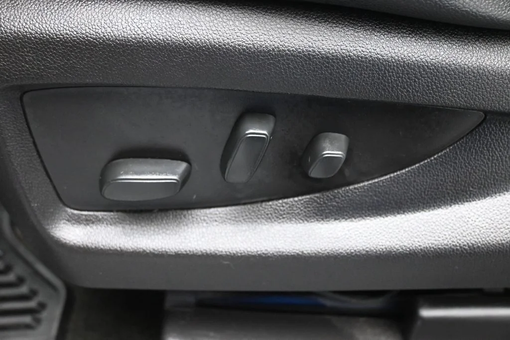 Used 2018 White Chevrolet LTZ image 10