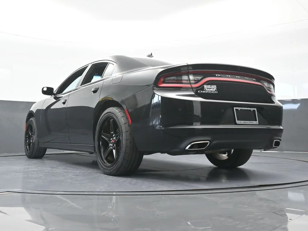 Used 2023 Pitch Black Clearcoat Dodge SXT image 51