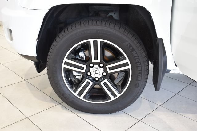 Used 2013 White Honda Sport image 23