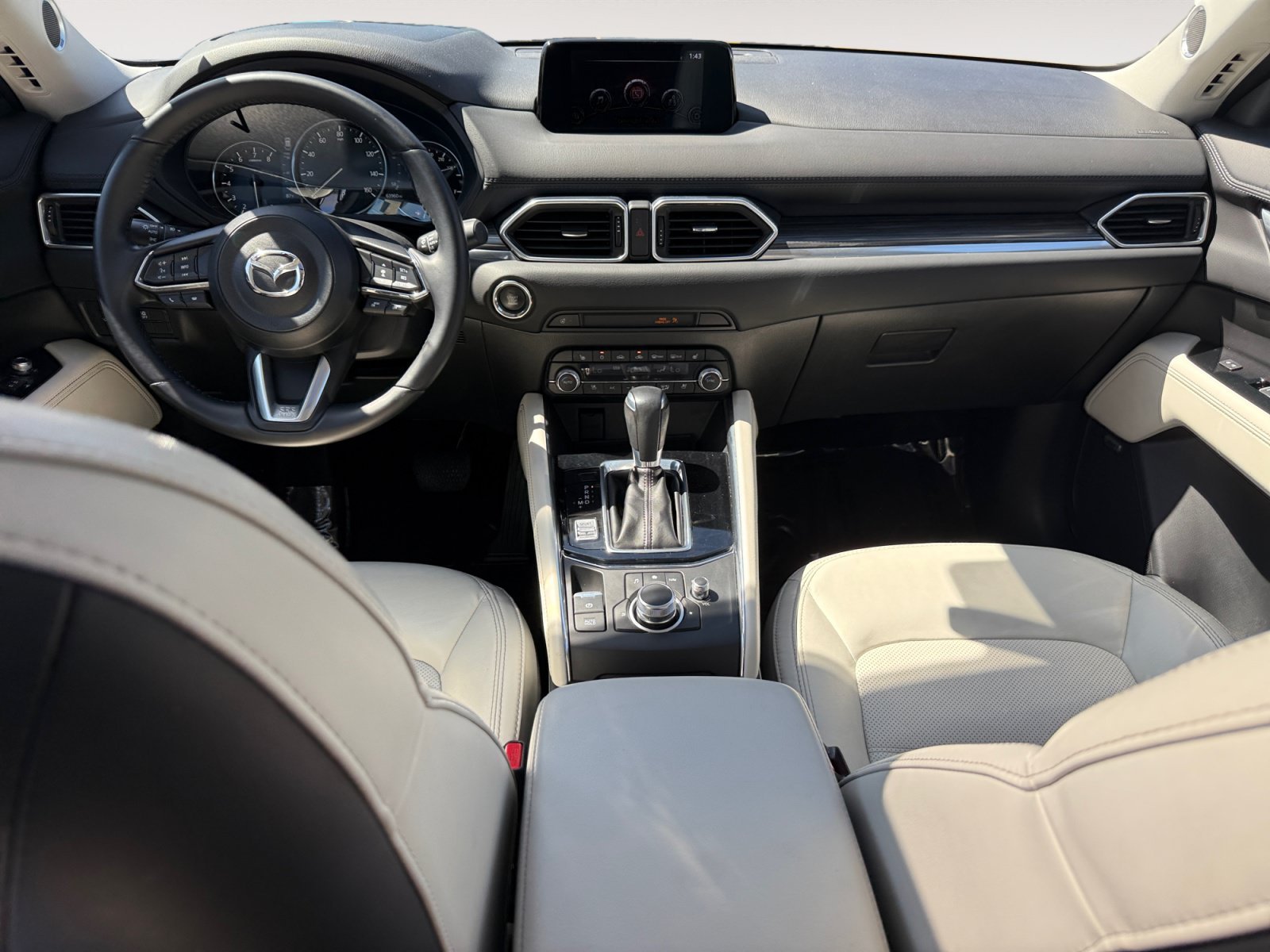 Used 2019 Snowflake White Pearl Mica Mazda Grand Touring image 15