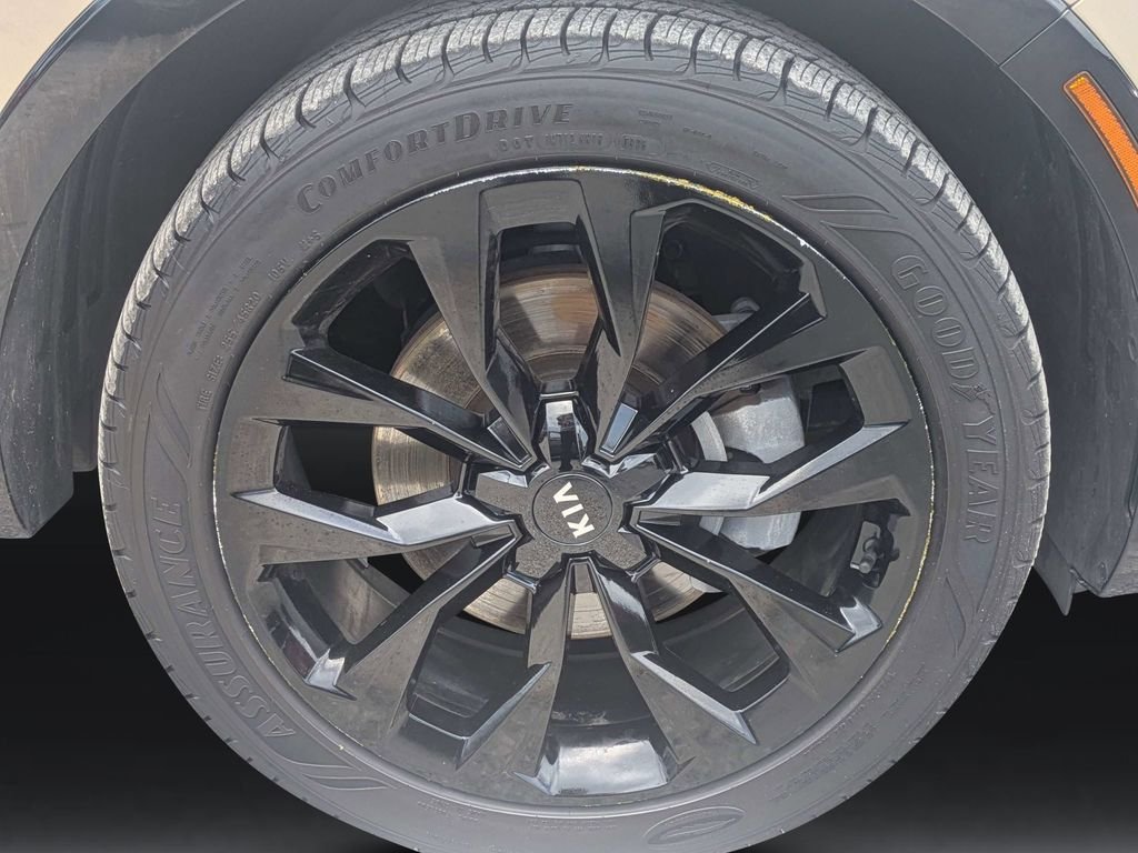 Used 2021 Beige Kia SX-Prestige image 11