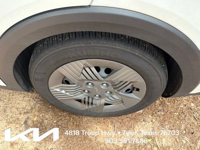 Used 2025 White Kia LX image 7