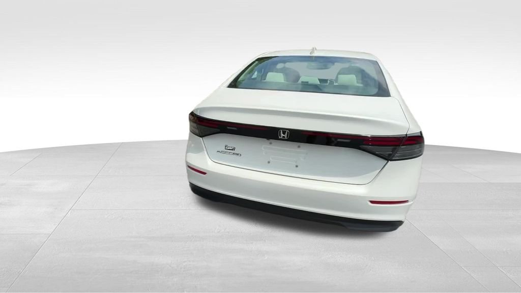 Used 2023  Honda EX image 4