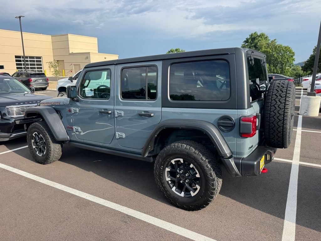 Used 2025 Gray Jeep Rubicon image 9