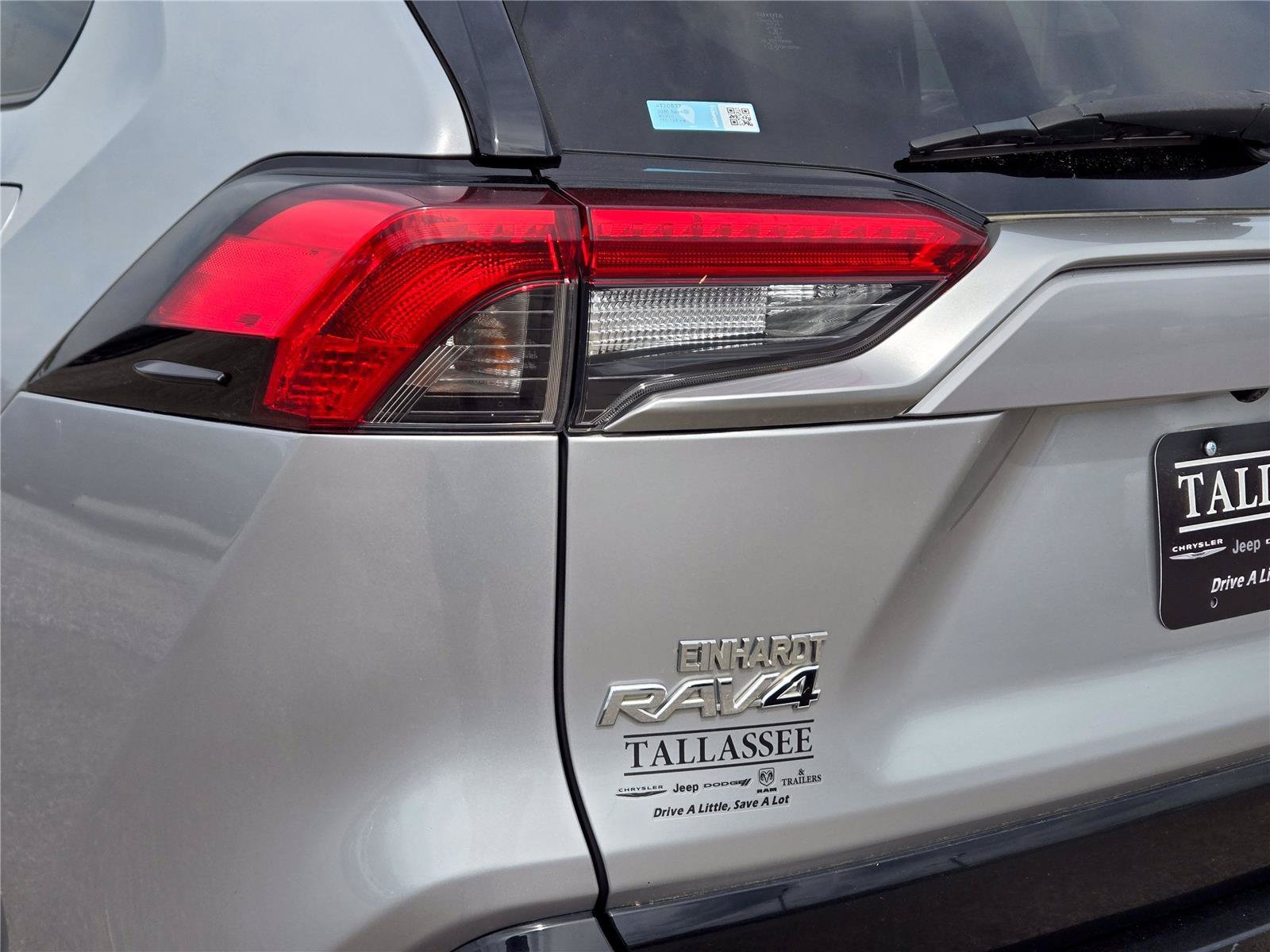 2020 Toyota RAV4 XSE - Photo 9