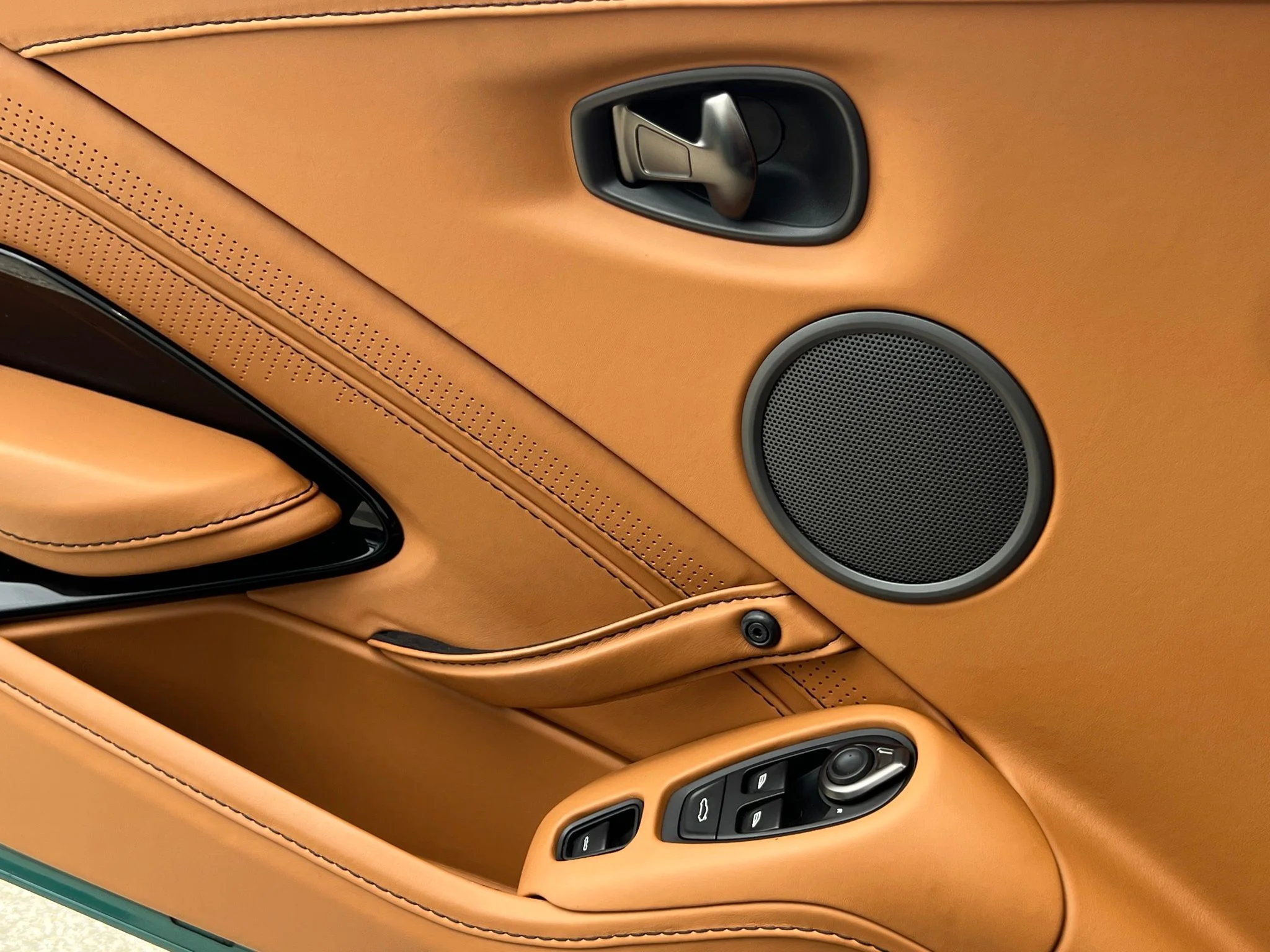 Used 2023 Green Aston Martin  image 31