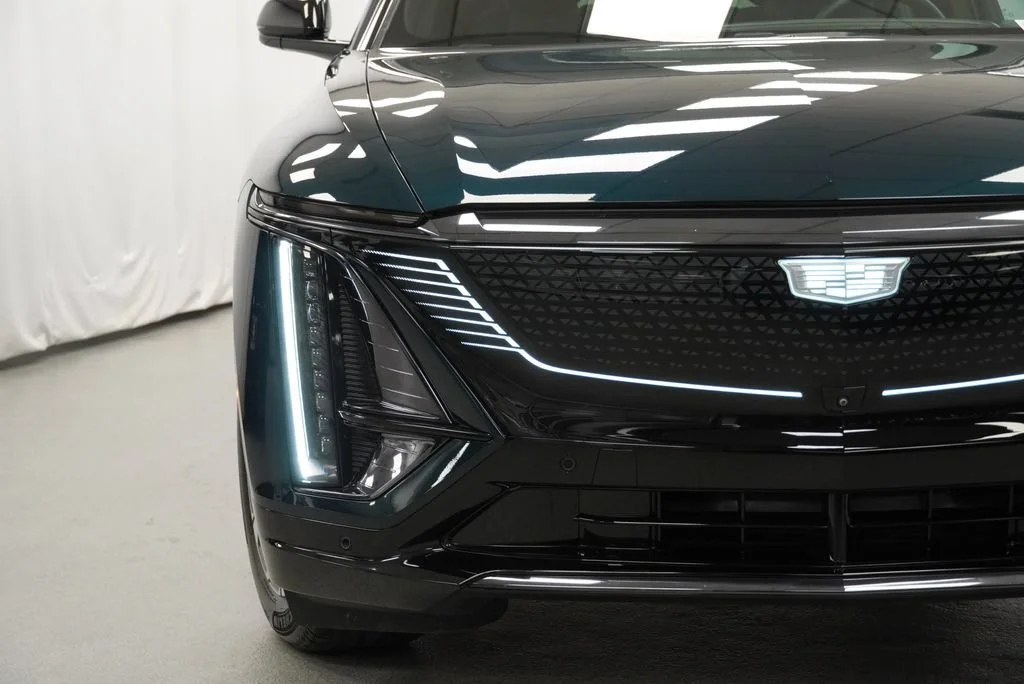 Used 2024 Emerald Lake Metallic Cadillac Sport 2 image 36