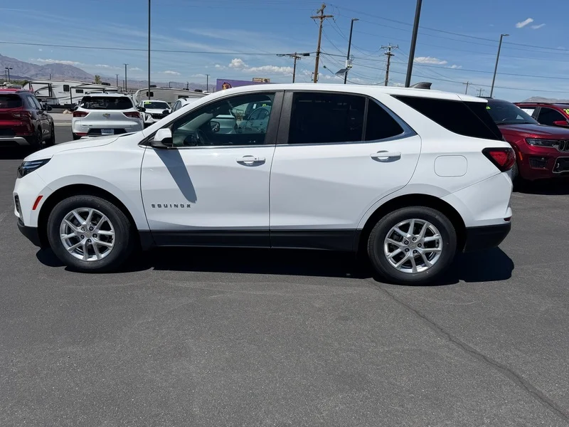 Used 2024 Summit White Chevrolet LT image 6
