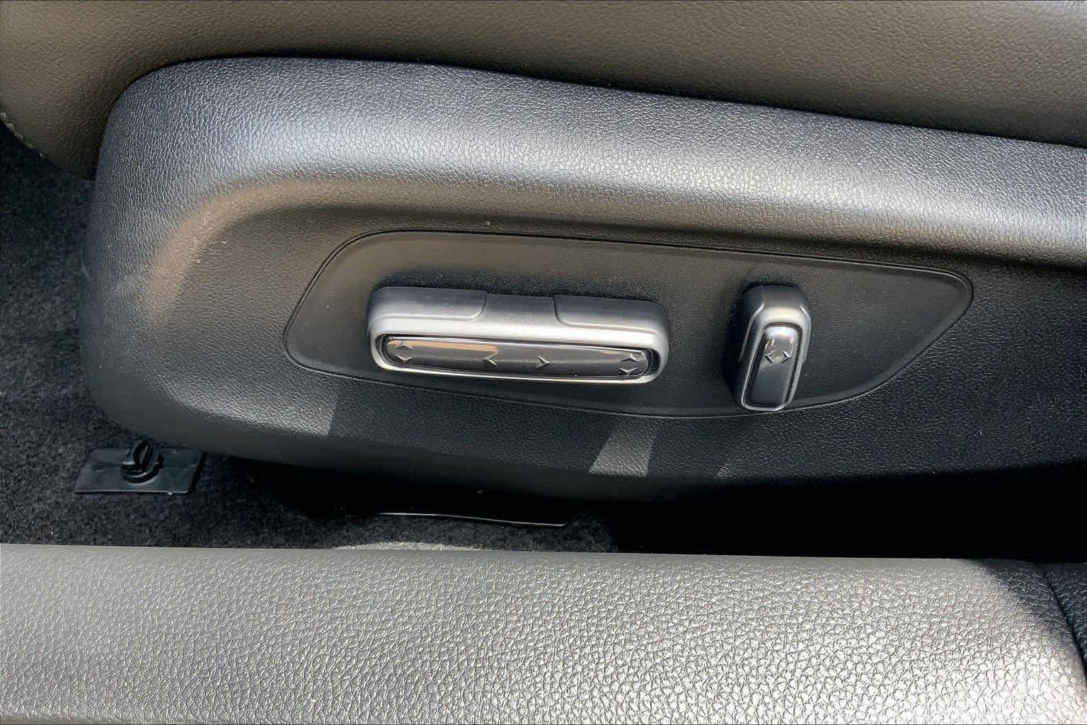 Used 2026 Urban Gray Pearl Acura  image 31
