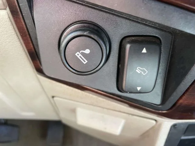 Used 2008  Ford Lariat image 31