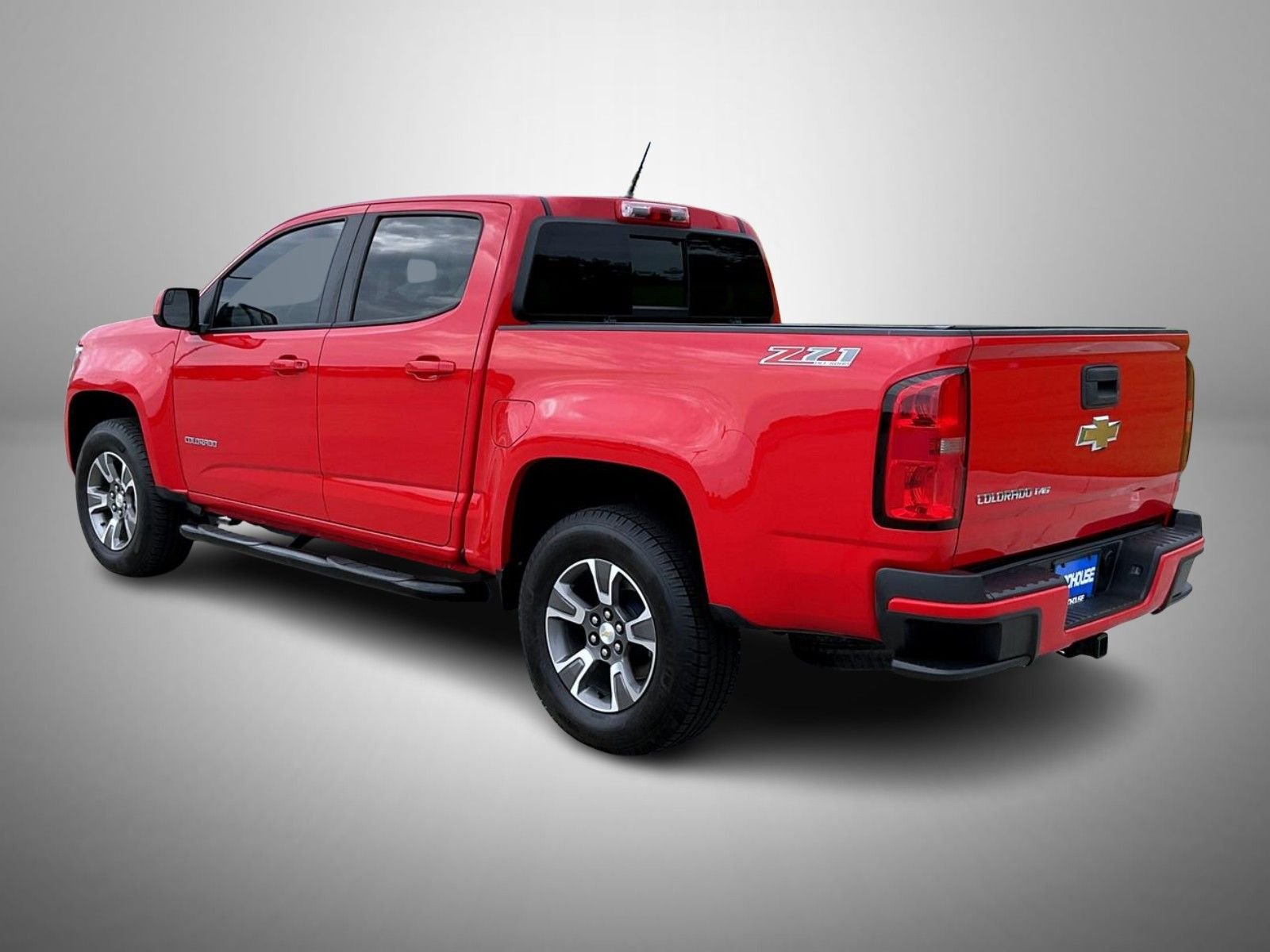 Used 2017 Red Chevrolet Z71 image 7