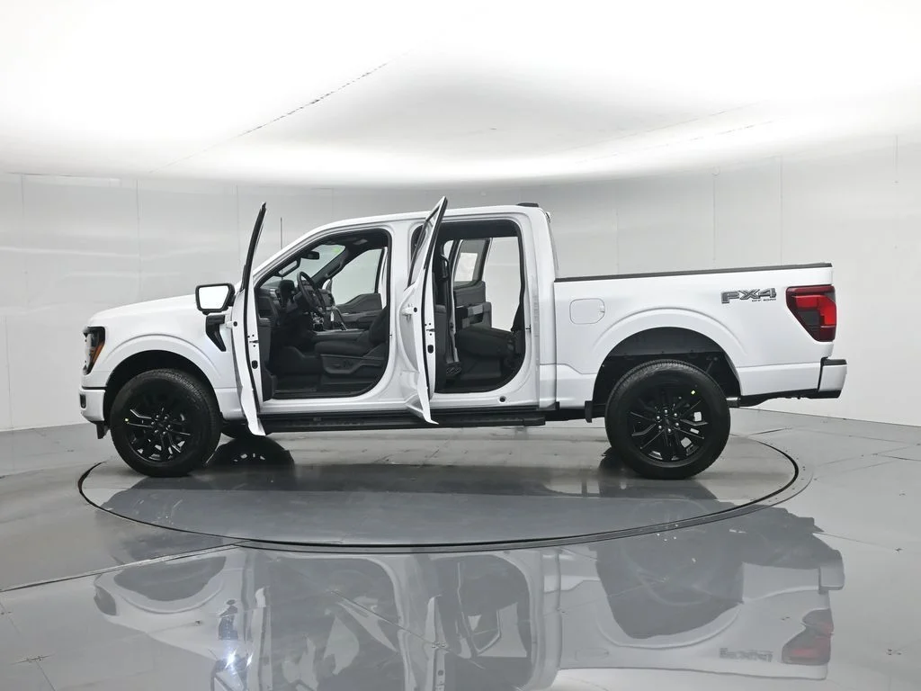 New 2026 Oxford White Ford XLT image 36