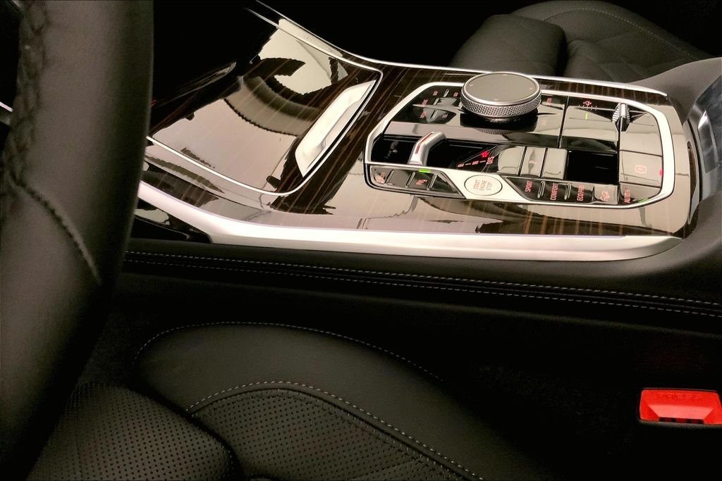 Used 2026 Skyscraper Grey Metallic BMW  image 6