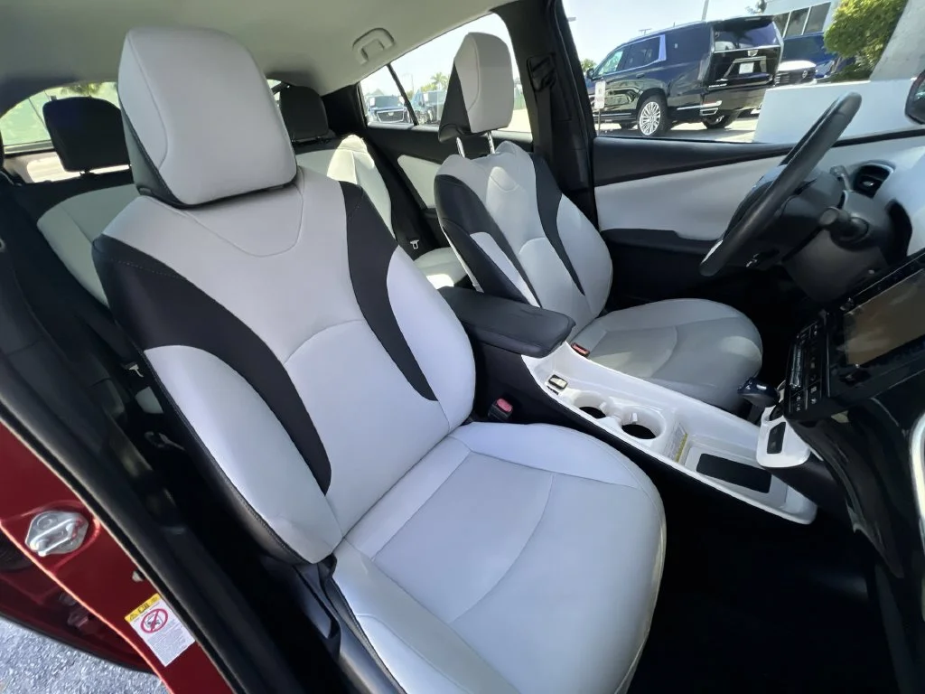 Used 2017 Red Toyota Four image 27