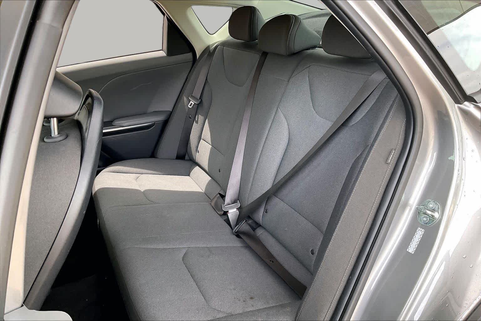 Used 2025 Steel Gray Kia LXS image 18