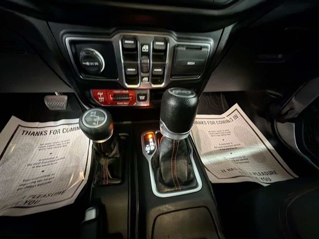 Used 2020 Silver Jeep Rubicon 4x4 image 15