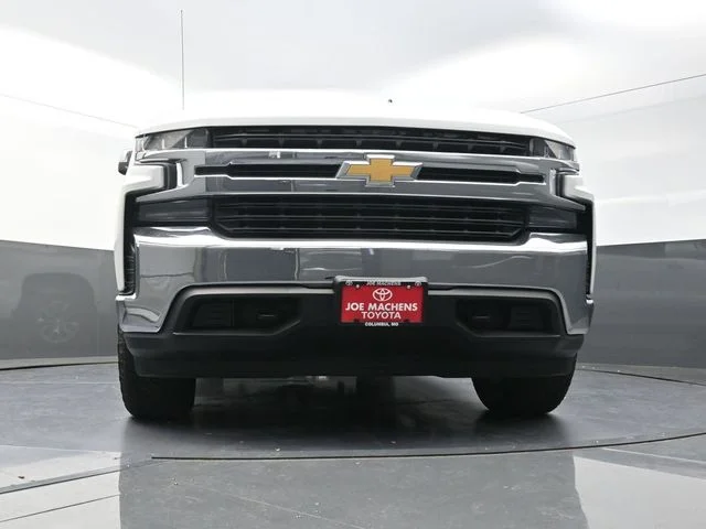 Used 2022 White Chevrolet LT image 32