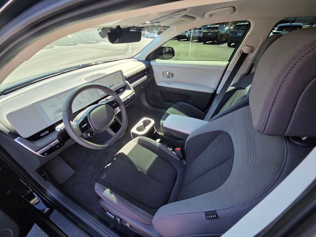Used 2024 Black Hyundai SEL image 12