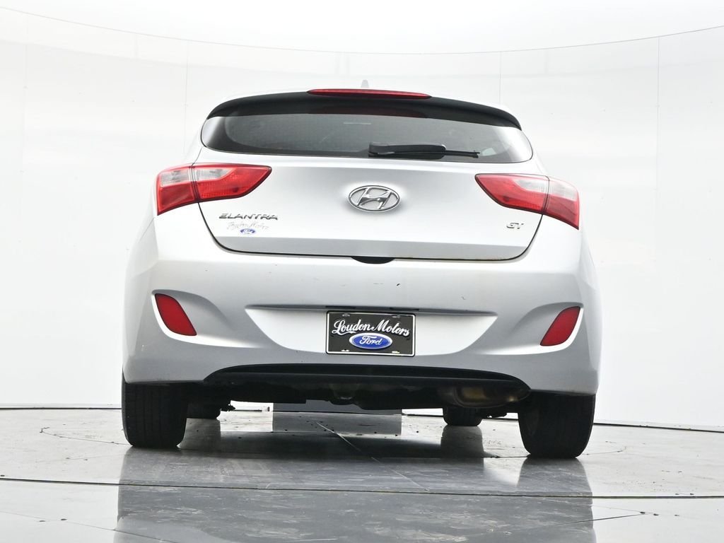 Used 2013 Shimmering Silver Metallic Hyundai Base image 48