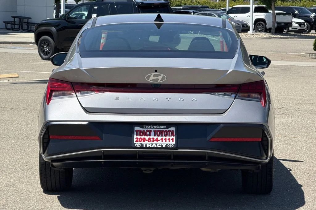 2025 Hyundai Elantra SEL - Photo 7