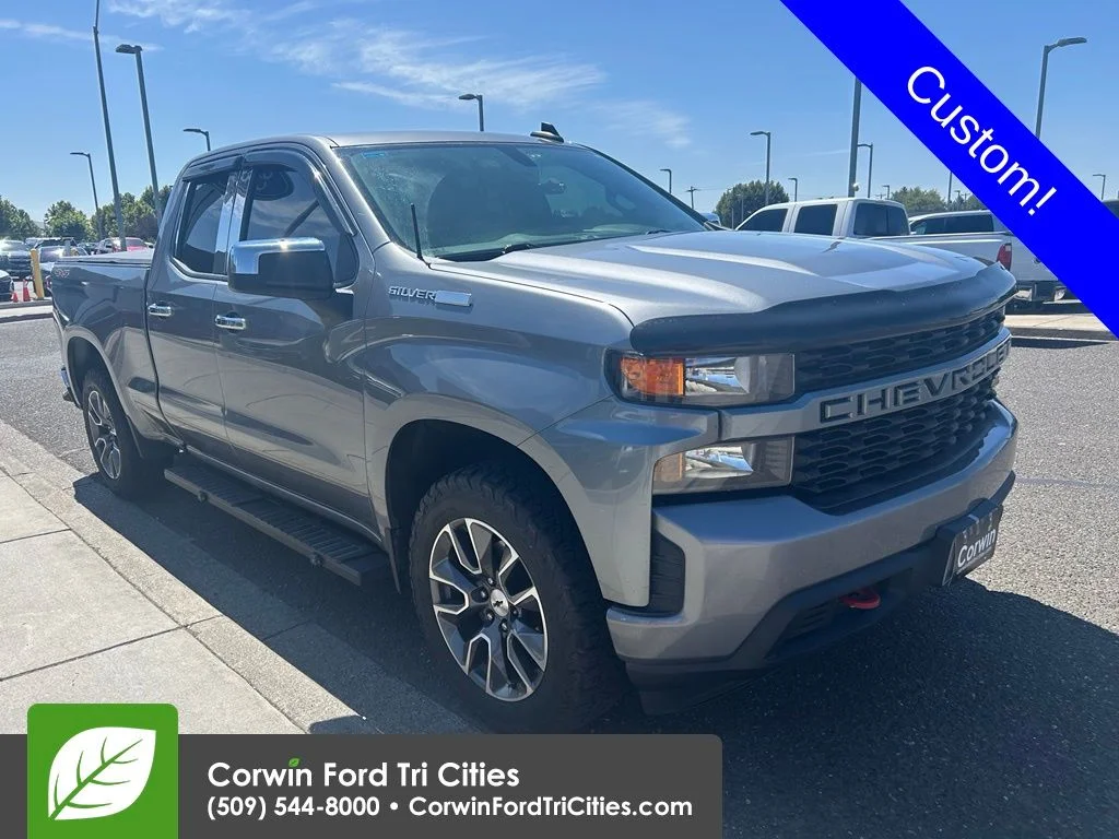 Used 2020 Satin Steel Metallic Chevrolet Custom image 1