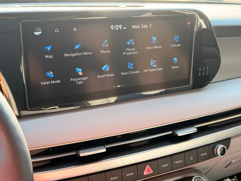 Used 2024 Silver Hyundai SEL image 34