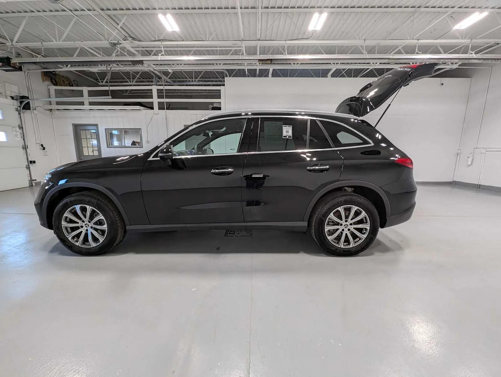Used 2026 Black Mercedes-Benz GLC 300 image 12