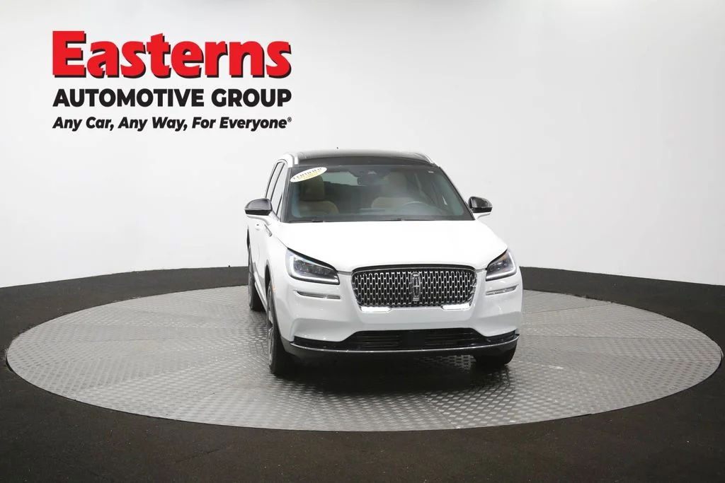Used 2022 White Lincoln Reserve image 53